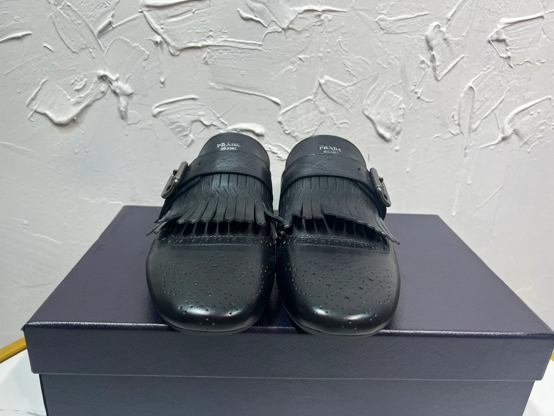 P800 prada derby2025 spring and autumn latest Prada slip-on retro men's leather shoes, Shuffle tassel strap Monk shoes, original one-to-one development, outsole one-to-one molding, upper cowhide, lining and foot cowhide, rubber sole, original packaging black and brown 2 colors, code number: 39-46